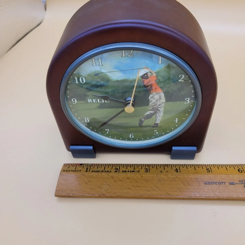 Relic Wooden Desk‎ Mantle Clock Golf Player WORKS Battery Operated